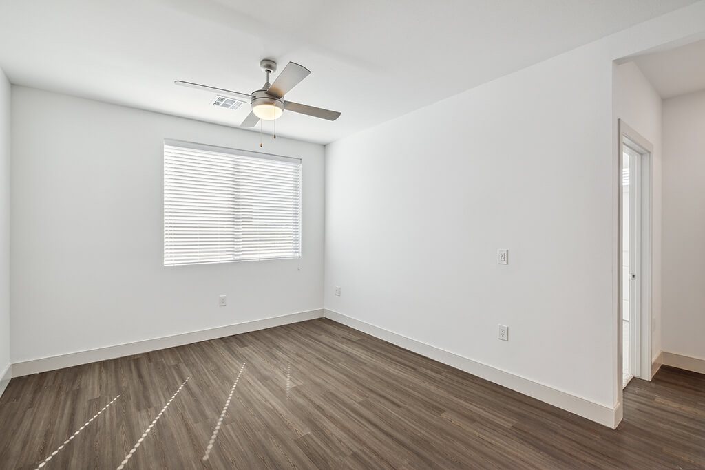 Living room vacant at The Braydon Apartments in Napa CA